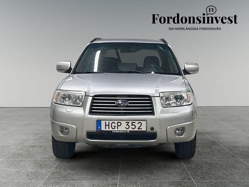 Silver Begagnad 2007 Subaru Forester SUV | 59 900 kr (Lite dyr) - Bild 1/4