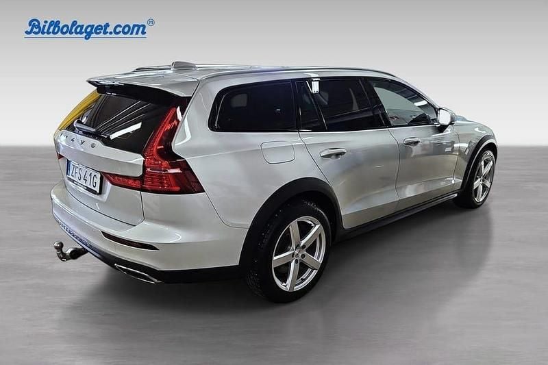 Begagnad Volvo V60 CC SE 203 HK (149 kW) 2020 Vit Kombi
