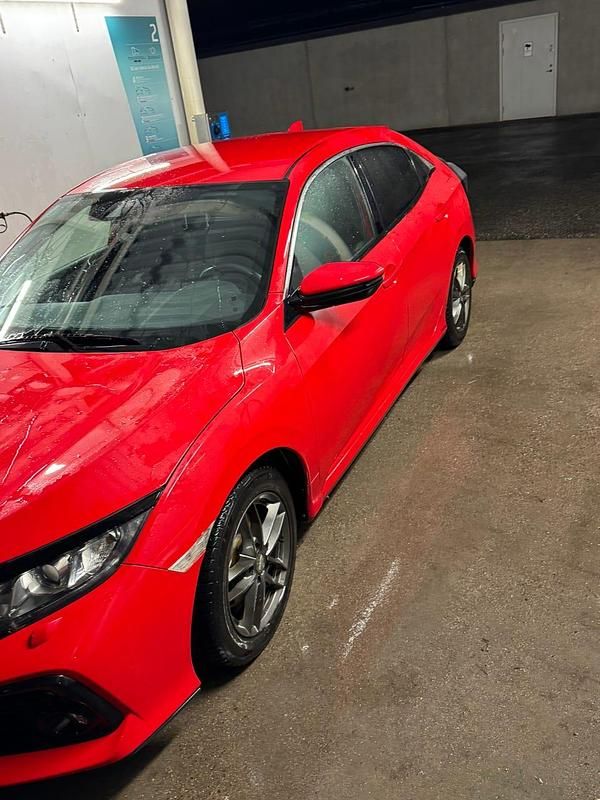 Begagnad Honda Civic 120 HK (88 kW) 2018 Halvkombi