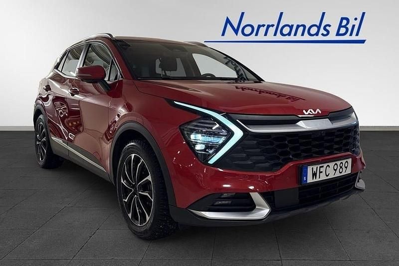 Röd Begagnad 2022 Kia Sportage Advance SUV | 354 000 kr (Marknadspris) - Bild 1/4