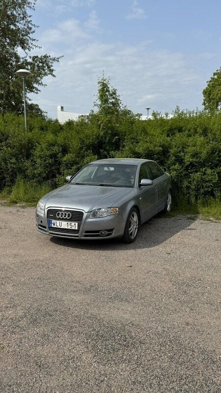Grå Begagnad 2005 Audi A4 Comfort Sedan | 25 000 kr - Bild 1/4