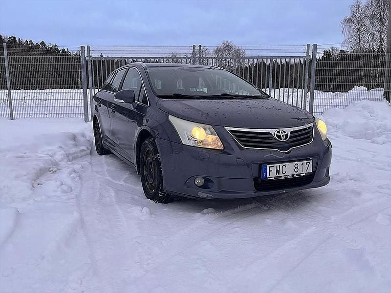 Blå Begagnad 2010 Toyota Avensis Kombi | 34 800 kr (Marknadspris) - Bild 1/4