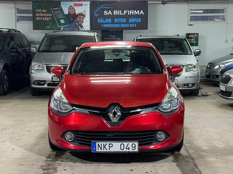 Begagnad Renault Clio IV 90 HK (66 kW) 2013 Röd Halvkombi