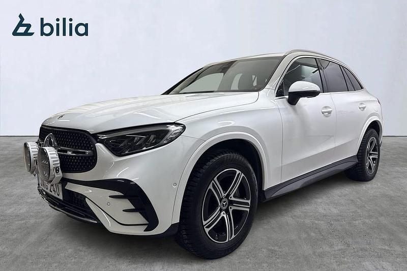 Vit Begagnad 2023 Mercedes GLC300 AMG | 549 900 kr - Bild 1/4