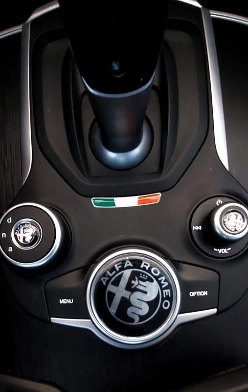 Begagnad Alfa Romeo Stelvio 210 HK (154 kW) 2017 SUV