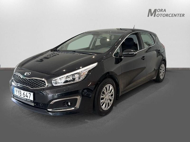 Svart Begagnad 2017 Kia Ceed Halvkombi | 109 000 kr (Bra pris) - Bild 1/4