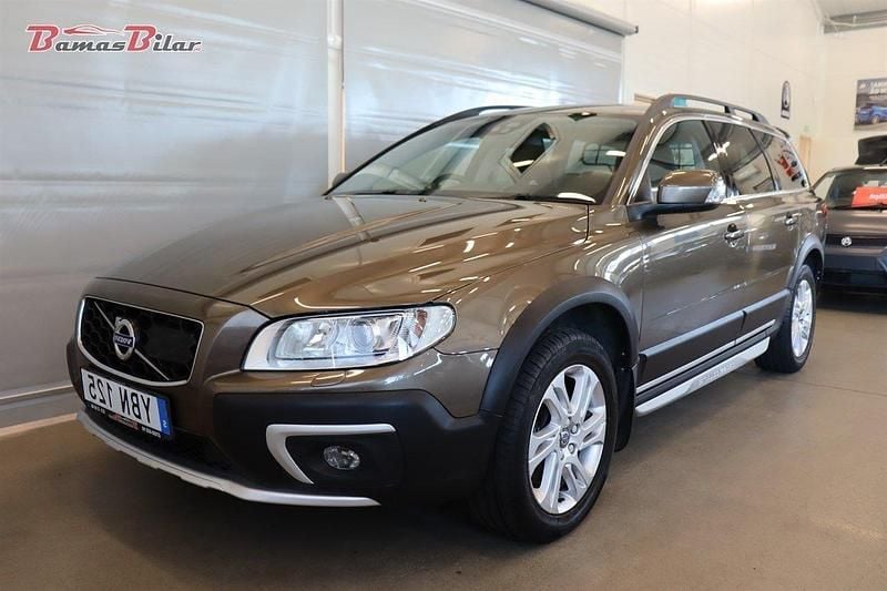 Brun Begagnad 2016 Volvo XC70 Momentum SUV | 229 900 kr (Lite dyr) - Bild 1/4