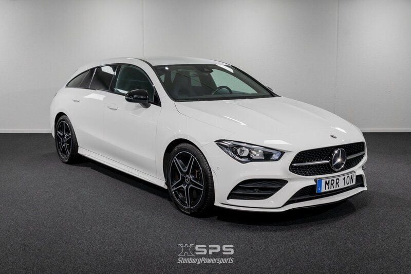 Vit Begagnad 2022 Mercedes CLA200 Shooting Brake AMG Kombi | 309 000 kr (Marknadspris) - Bild 1/4