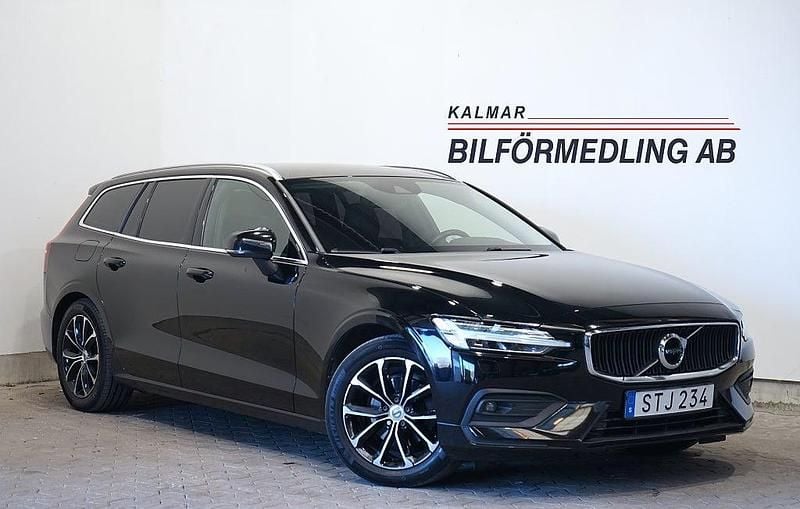 Svart Begagnad 2018 Volvo V60 Momentum Kombi | 229 900 kr (Marknadspris) - Bild 1/4