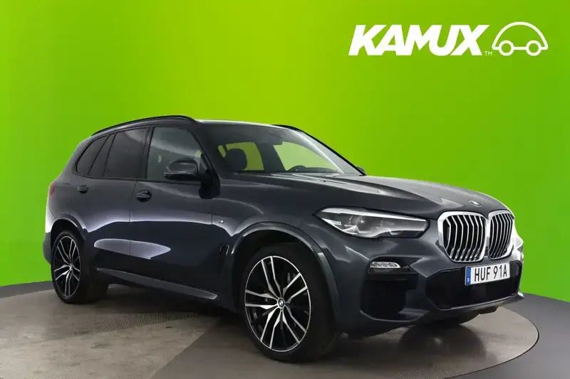 Silver/grå Begagnad 2021 BMW X5 M Sport SUV | 679 800 kr - Bild 1/3