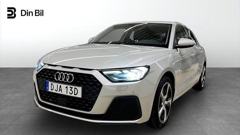 Silver Begagnad 2022 Audi A1 Sportback Proline Halvkombi | 209 000 kr (Marknadspris) - Bild 1/4