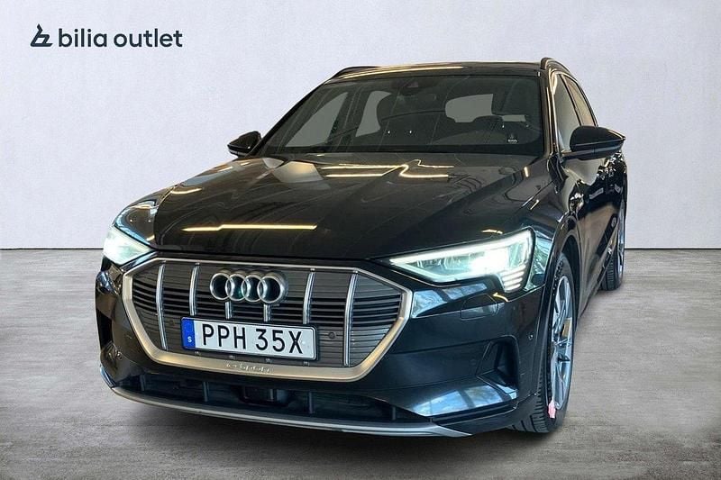 Svart Begagnad 2019 Audi e-tron SUV | 274 900 kr (Marknadspris) - Bild 1/4