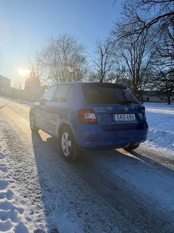 Begagnad Skoda Fabia 90 HK (66 kW) 2015