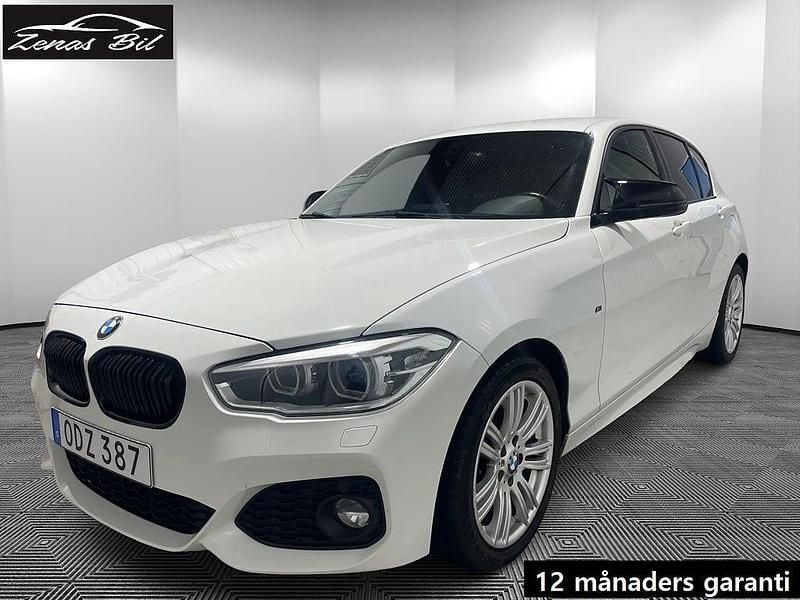 Vit Begagnad 2016 BMW 118 M Sport Halvkombi | 124 900 kr (Marknadspris) - Bild 1/4