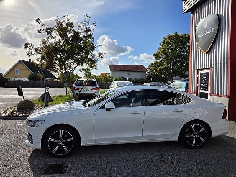 Begagnad Volvo S90 Momentum 150 HK (110 kW) 2018 Vit Sedan