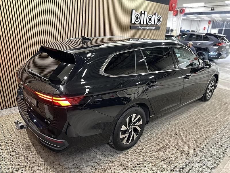 Begagnad VW Passat Business 150 HK (110 kW) 2024 Svart Kombi