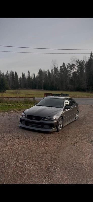 Begagnad 2000 Lexus IS200 | 74 000 kr - Bild 1/4