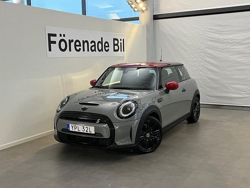 Grå Begagnad 2022 Mini Cooper SE Essential Halvkombi | 199 000 kr (Superpris) - Bild 1/4