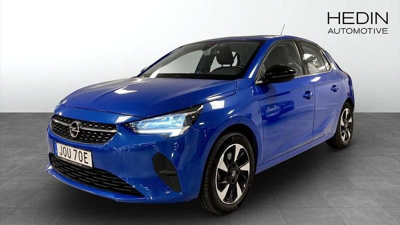 Blå (blue) Begagnad 2021 Opel Corsa-e Dynamic Halvkombi | 154 800 kr (Marknadspris) - Bild 1/4