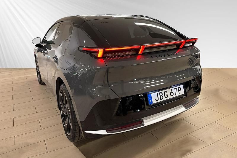 Begagnad Lynk & Co 02 2025 Grå