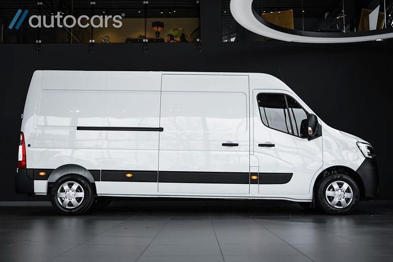 Vit Begagnad 2023 Renault Master Van | 473 750 kr - Bild 1/4