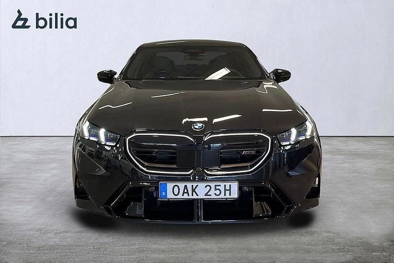 Begagnad BMW M5 Comfort Edition 728 HK (535 kW) 2025 Svart Sedan
