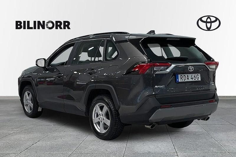 Begagnad Toyota RAV4 Hybrid Active 224 HK (164 kW) 2021 Mörkgrå SUV