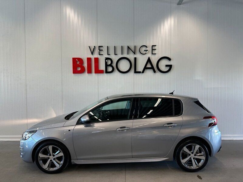 Grå Begagnad 2016 Peugeot 308 Active Halvkombi | 99 500 kr (Marknadspris) - Bild 1/4
