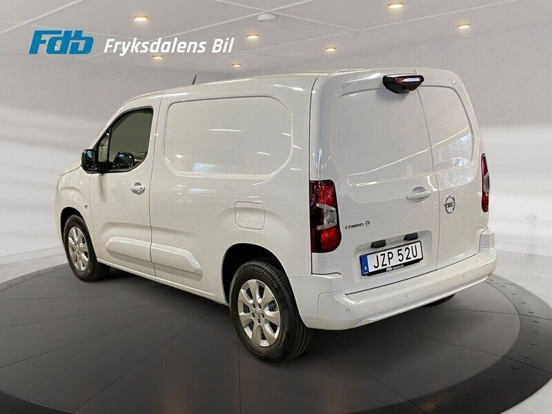 Begagnad Opel Combo-e Life 100 kW (136 HK) 2024 Vit Van