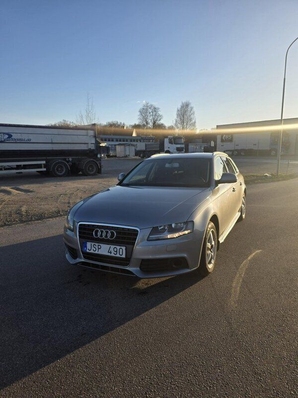 Grå Begagnad 2009 Audi A4 Kombi | 60 000 kr (Marknadspris) - Bild 1/4