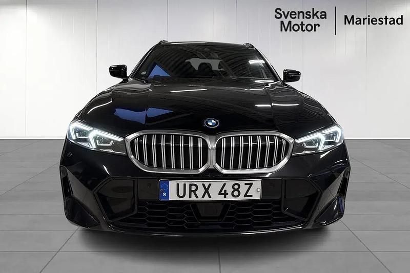 Begagnad BMW 330e M Sport 292 HK (214 kW) 2022 Svart Kombi