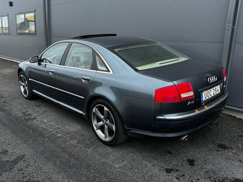 Begagnad Audi A8 335 HK (246 kW) 2004 Grå Sedan