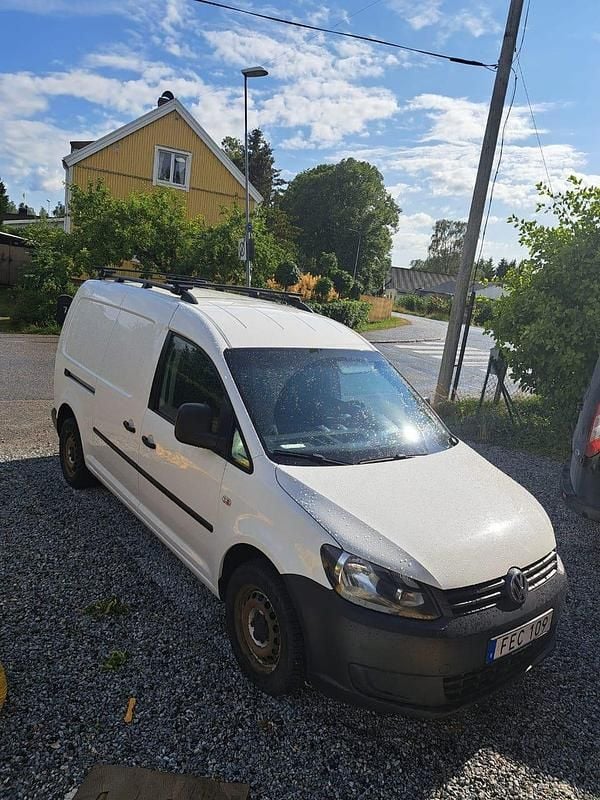 Begagnad 2015 VW Caddy Maxi Minibuss | 74 900 kr (Superpris) - Bild 1/4