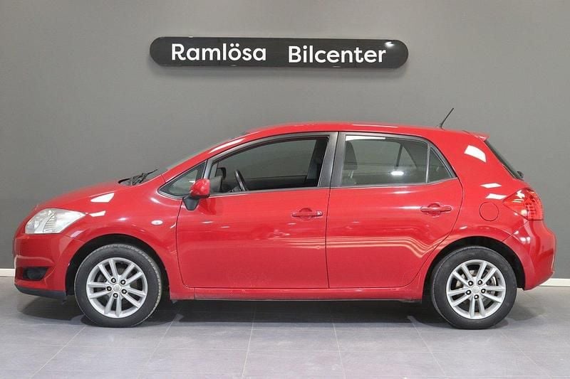 Röd Begagnad 2008 Toyota Auris Halvkombi | 44 900 kr (Marknadspris) - Bild 1/4