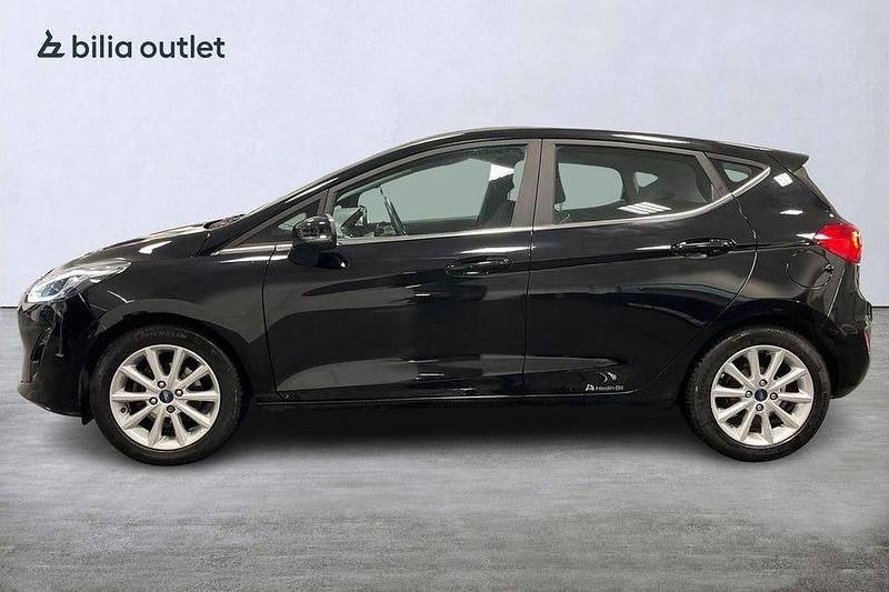 Begagnad Ford Fiesta Titanium 101 HK (74 kW) 2018 Svart Halvkombi