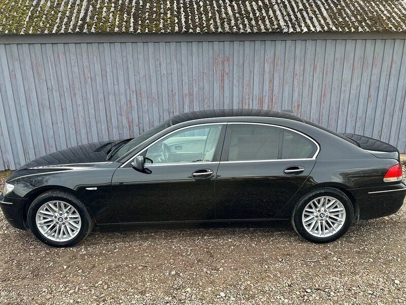 Begagnad BMW 730 232 HK (170 kW) 2008 Svart Sedan