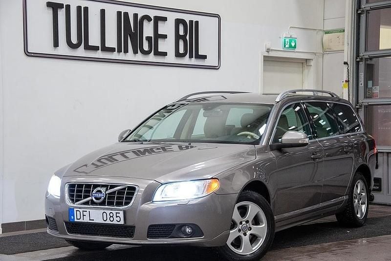 Grå Begagnad 2010 Volvo V70 Summum Kombi | 89 900 kr (Bra pris) - Bild 1/4