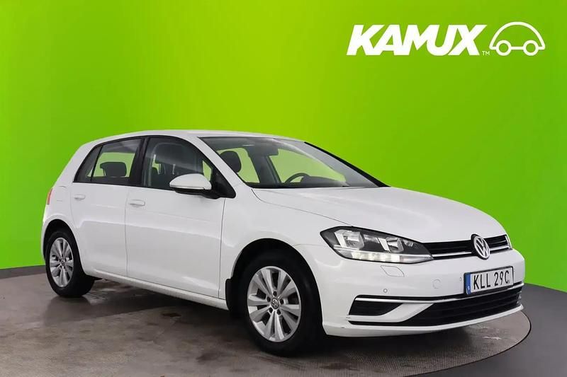 Vit Begagnad 2019 VW Golf VII Halvkombi | 179 800 kr (Marknadspris) - Bild 1/4
