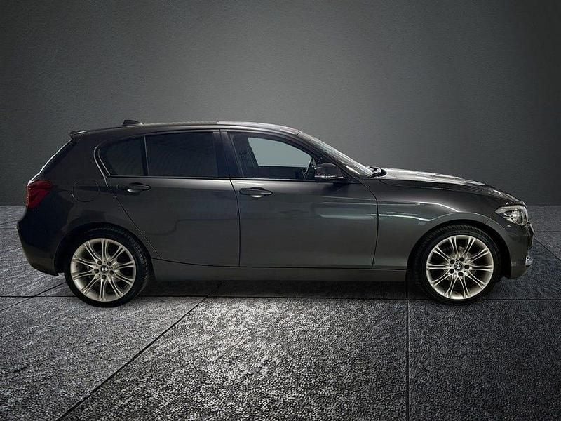 Begagnad BMW 116 116 HK (85 kW) 2015 Svart (svart metallic) Halvkombi