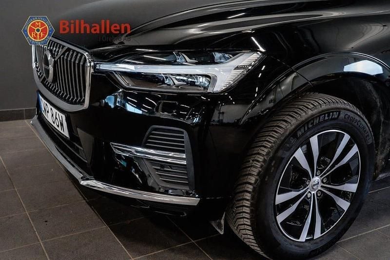 Begagnad Volvo XC60 Core 350 HK (257 kW) 2023 Svart SUV