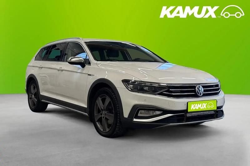 Vit Begagnad 2020 VW Passat Alltrack Kombi | 224 700 kr (Marknadspris) - Bild 1/4