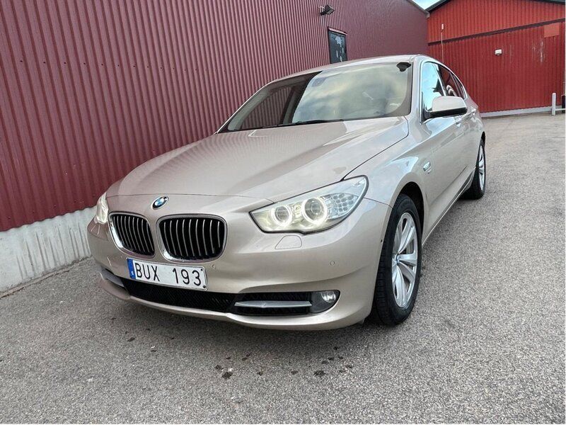 Silver Begagnad 2011 BMW 530 Gran Turismo Halvkombi | 95 900 kr (Marknadspris) - Bild 1/4
