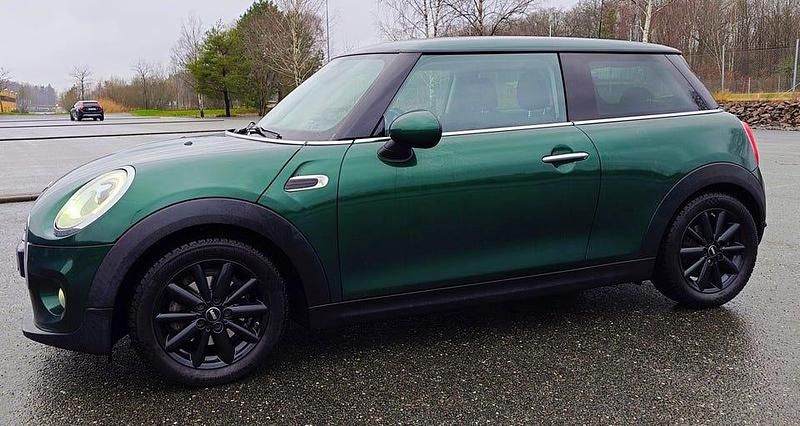 Begagnad Mini Cooper Chili 136 HK (100 kW) 2016 British racing green Halvkombi