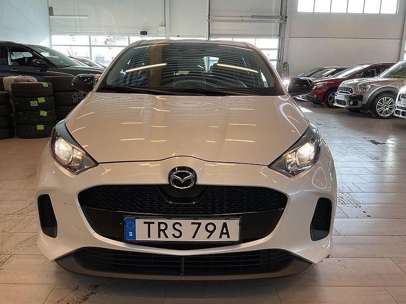 Begagnad Mazda 2 Exclusive-Line 116 HK (85 kW) 2024 Vit Halvkombi