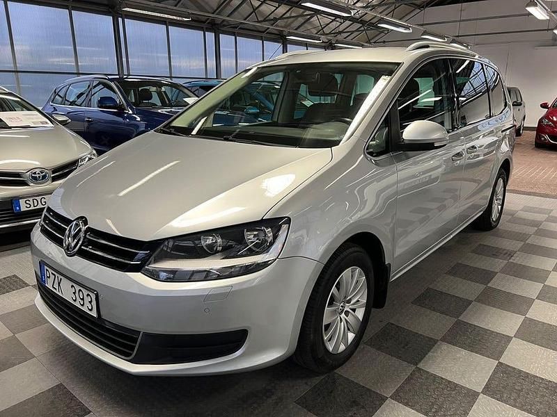 Begagnad VW Sharan 140 HK (102 kW) 2013 Silver (silvermetallic) Minibuss