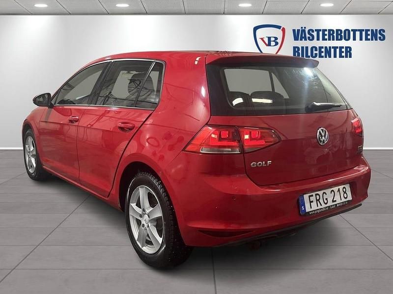 Begagnad VW Golf VII 105 HK (77 kW) 2015 Röd