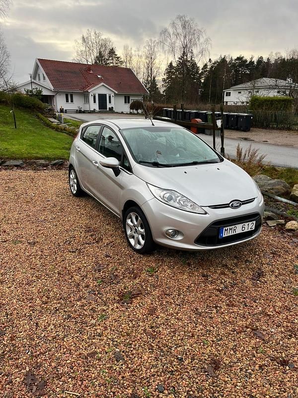 Begagnad 2012 Ford Fiesta Halvkombi | 40 000 kr (Marknadspris) - Bild 1/1