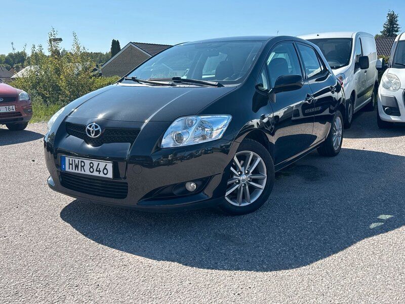 Svart Begagnad 2008 Toyota Auris Halvkombi | 74 900 kr (Marknadspris) - Bild 1/4