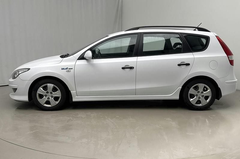 Begagnad Hyundai i30 90 HK (66 kW) 2012 Vit Kombi