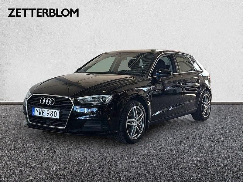 Svart Begagnad 2017 Audi A3 Sportback Halvkombi | 144 900 kr (Marknadspris) - Bild 1/4